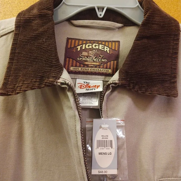 NWT Disney Men's Khaki Tigger Jacket, Large - Picture 3 of 4